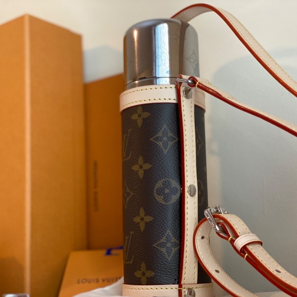 +NWT+ LOUIS VUITTON Flask Holder : Monogram steel / Monogram canvas & cowhide - Picture 2 of 16